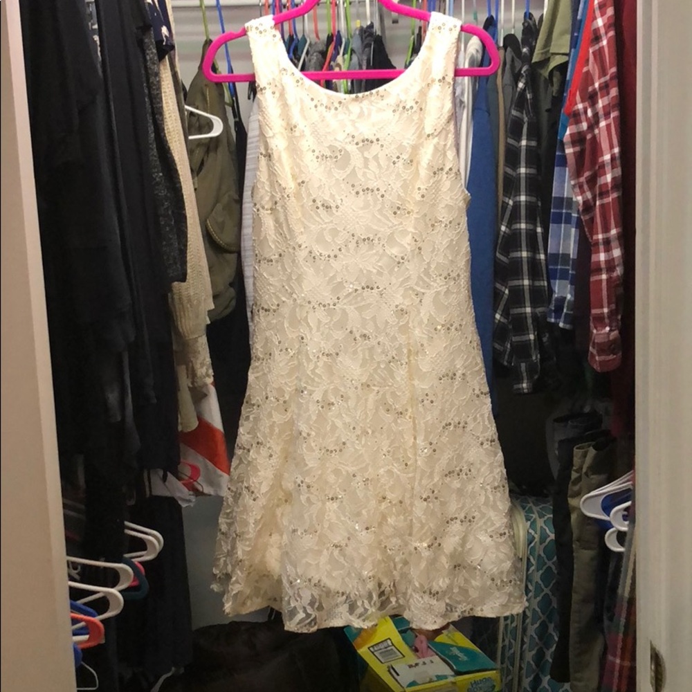 Lace midi dress